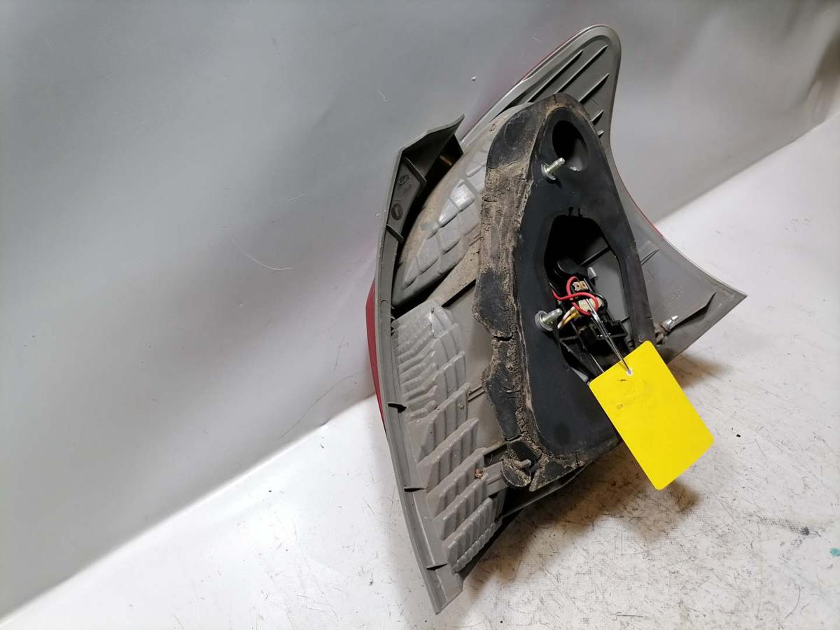 Toyota Yaris original Rücklicht Rückleuchte Schlussleuchte links Facelift Bj.2011